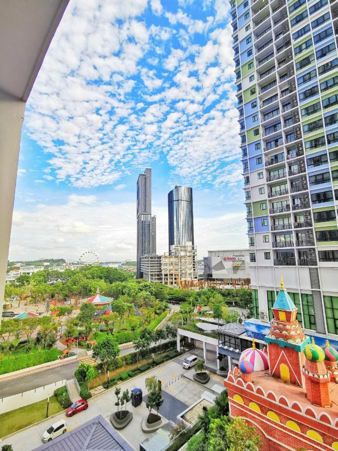 Apartment I-city @ Sky Pool