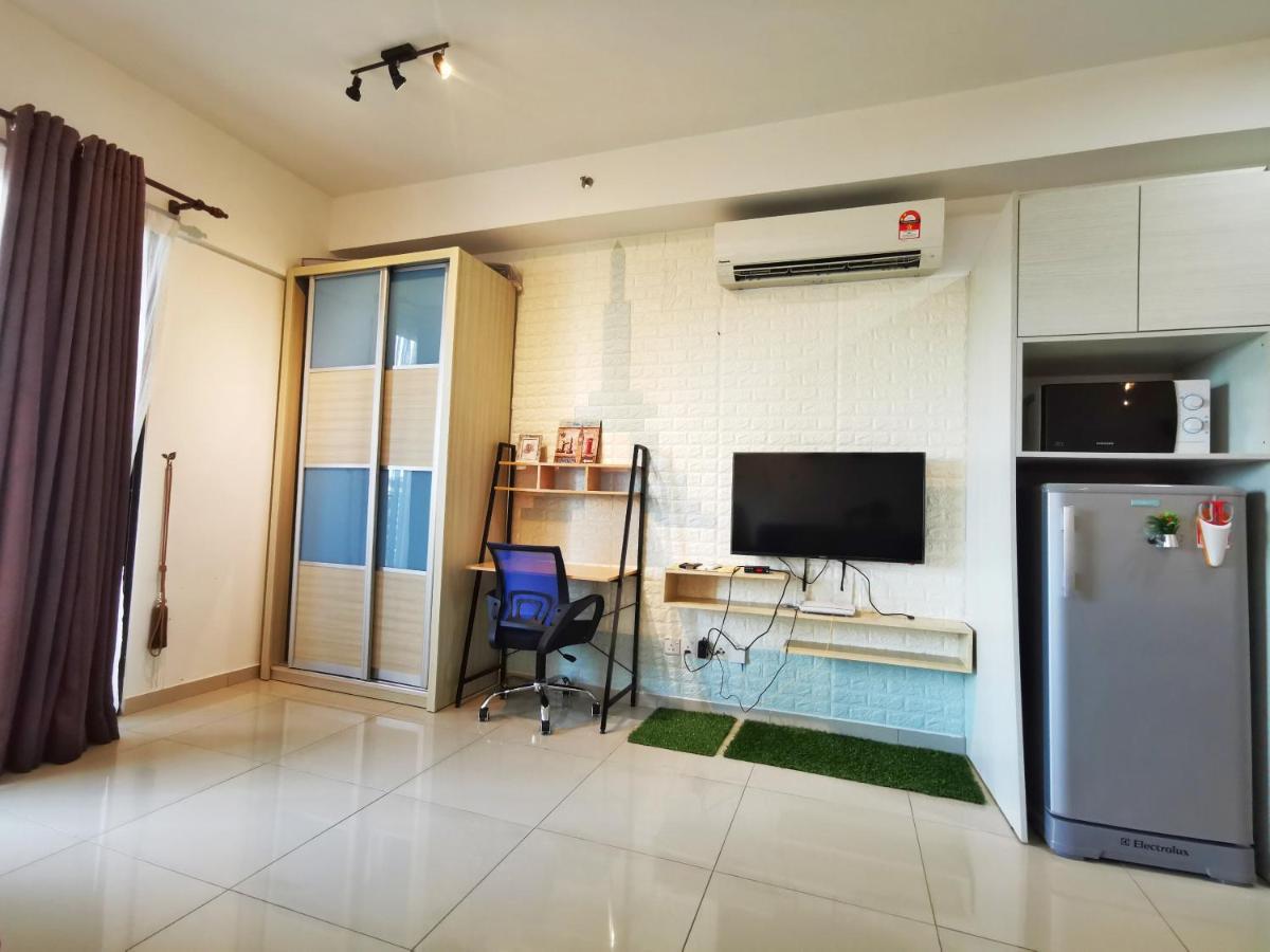 I-city @ Sky Pool Apartment *
